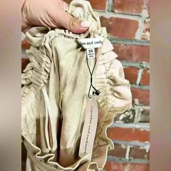 Cupcakes & Cashmere Leah High-Rise Paperbag Short Size XS - Picture 9 of 11